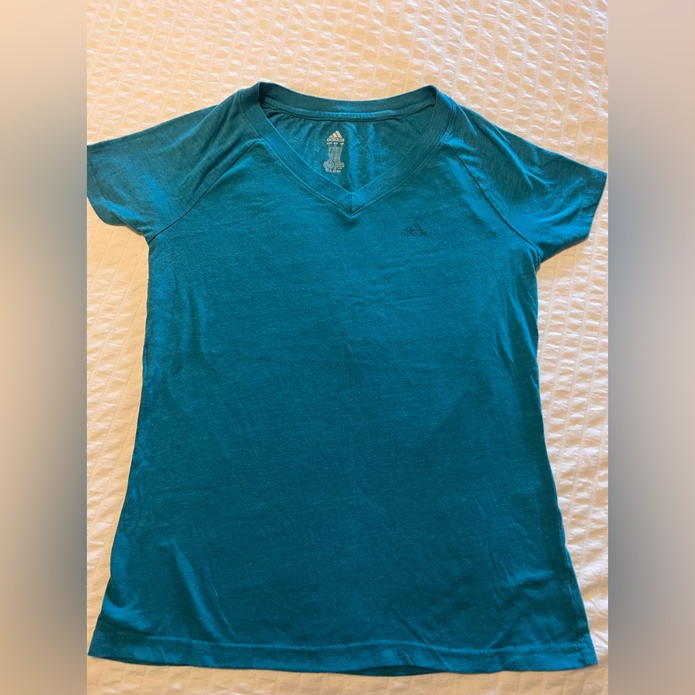 Adidas XL tshirt